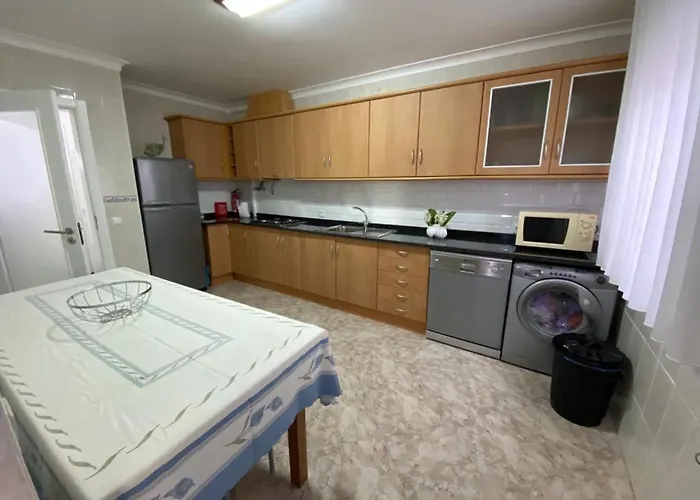 Gina House * Nazaré